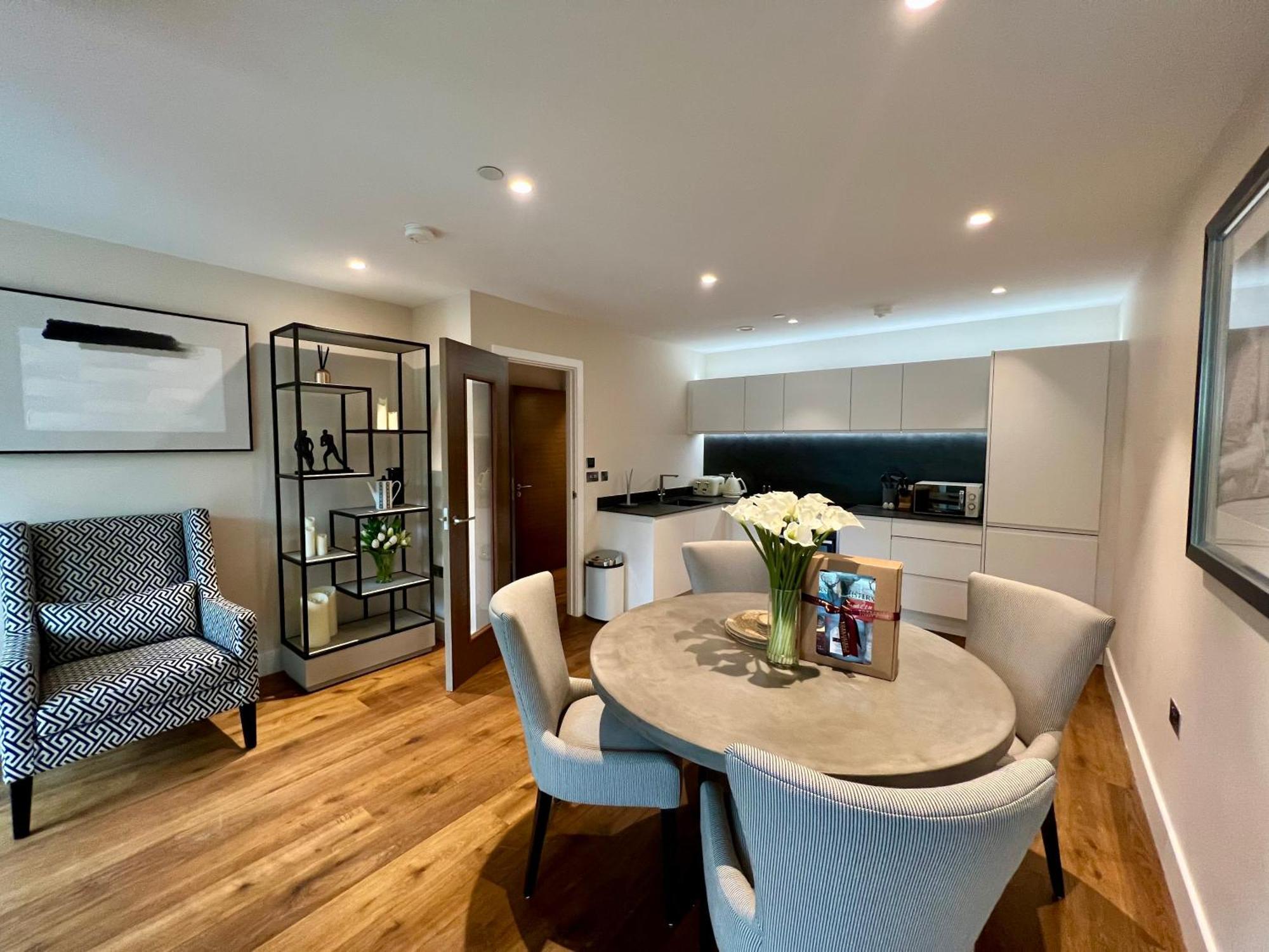 The Noir Blanc Retreat At Ryedale House Apartment ยอร์ค ภายนอก รูปภาพ